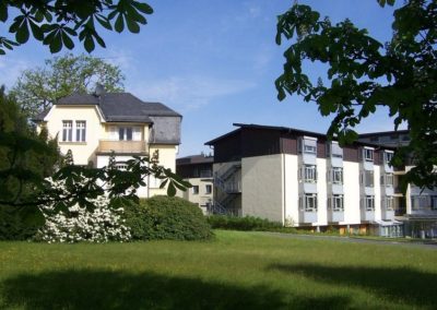 Chefärztehaus Waldesruh (li.) und Haus Taunus (re.)
